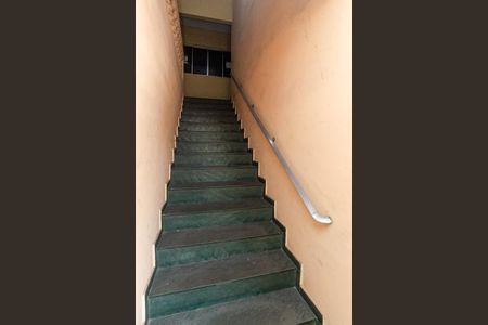 Escada de apartamento para alugar com 1 quarto, 25m² em Jardim Japao, São Paulo
