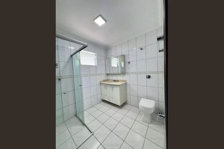 Banheiro de casa para alugar com 4 quartos, 235m² em Nova Petrópolis, São Bernardo do Campo
