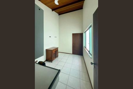 Casa à venda com 235m², 4 quartos e 4 vagas Casa à venda com 235m², 4 quartos e 4 vagasQuarto