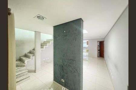 Sala de casa para alugar com 4 quartos, 235m² em Nova Petrópolis, São Bernardo do Campo