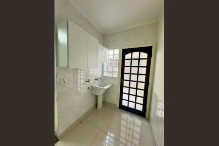 Área de Serviço de casa para alugar com 4 quartos, 235m² em Nova Petrópolis, São Bernardo do Campo