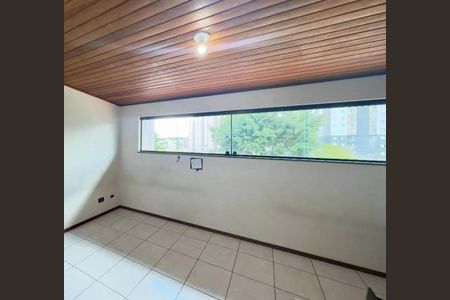 Casa à venda com 235m², 4 quartos e 4 vagas Casa à venda com 235m², 4 quartos e 4 vagasQuarto
