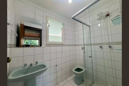 Casa à venda com 235m², 4 quartos e 4 vagas Casa à venda com 235m², 4 quartos e 4 vagasBanheiro