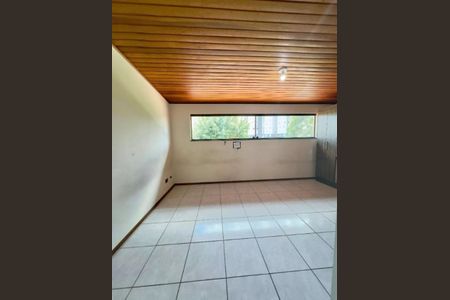 Casa à venda com 235m², 4 quartos e 4 vagas Casa à venda com 235m², 4 quartos e 4 vagasQuarto