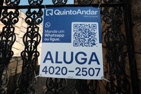 Casa para alugar com 260m², 4 quartos e 3 vagasFachada