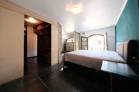 Suíte de casa para alugar com 4 quartos, 260m² em Vila Ré, São Paulo