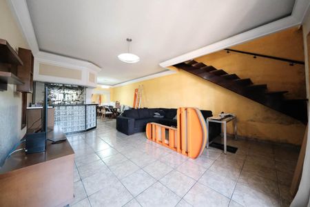 Casa para alugar com 4 quartos, 260m² em Vila Ré, São Paulo