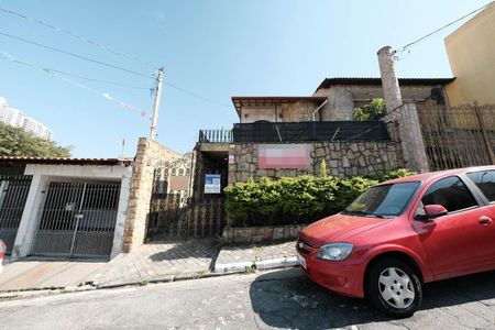 Casa para alugar com 260m², 4 quartos e 3 vagasFachada