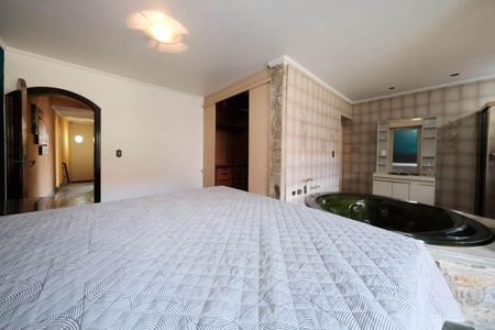 Suíte de casa para alugar com 4 quartos, 260m² em Vila Ré, São Paulo
