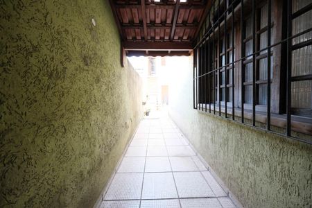 Garagem de casa para alugar com 4 quartos, 260m² em Vila Ré, São Paulo