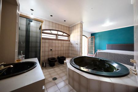 Casa para alugar com 260m², 4 quartos e 3 vagasSuíte