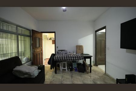 Casa para alugar com 106m², 2 quartos e 2 vagasSala