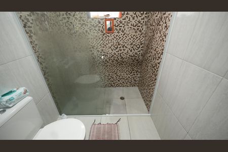 Casa para alugar com 106m², 2 quartos e 2 vagasBanheiro Social