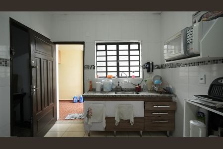 Casa para alugar com 106m², 2 quartos e 2 vagasCozinha