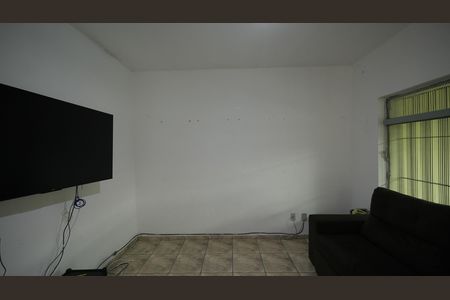 Casa para alugar com 106m², 2 quartos e 2 vagasSala