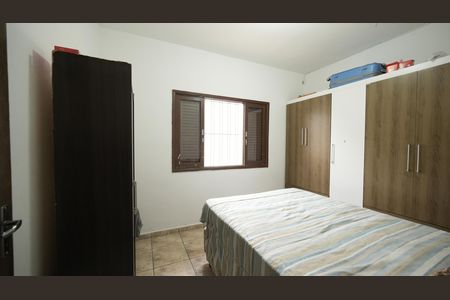 Casa para alugar com 106m², 2 quartos e 2 vagasQuarto 1