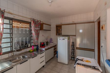 Casa à venda com 420m², 2 quartos e 8 vagasCozinha 