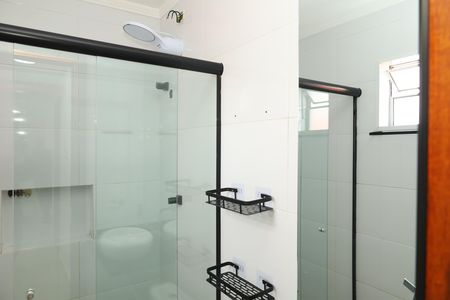 Banheiro de apartamento para alugar com 2 quartos, 48m² em Conjunto Residencial José Bonifácio, São Paulo