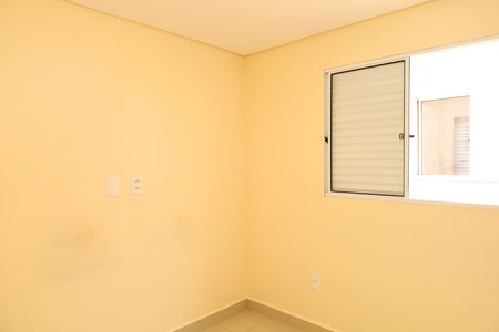 Quarto 2 de apartamento para alugar com 2 quartos, 48m² em Conjunto Residencial José Bonifácio, São Paulo