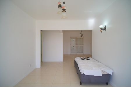 Casa para alugar com 2 quartos, 120m² em Santos Dumont, São Leopoldo