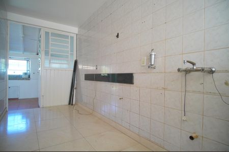 Casa para alugar com 120m², 2 quartos e 2 vagasCozinha