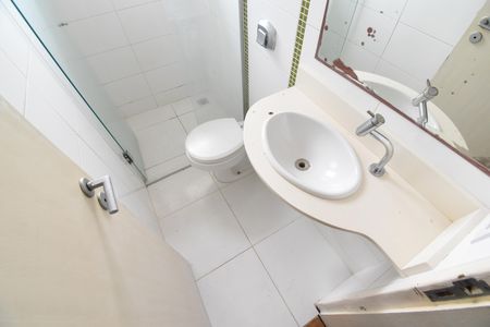 Casa para alugar com 70m², 2 quartos e 8 vagasBanheiro