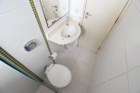 Casa para alugar com 70m², 2 quartos e 8 vagasBanheiro