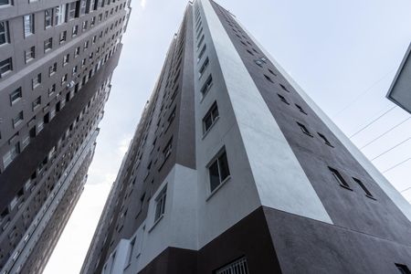Fachada do Bloco de apartamento para alugar com 2 quartos, 34m² em Parque Industrial Tomas Edson, São Paulo