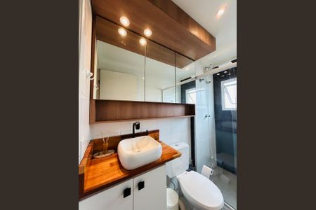 Apartamento à venda com 55m², 2 quartos e 1 vaga Apartamento à venda com 55m², 2 quartos e 1 vagaBanheiro social