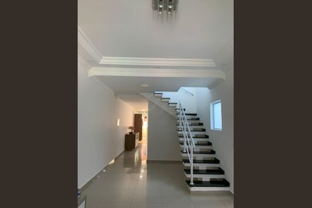 Casa para alugar com 125m², 3 quartos e 2 vagas Casa para alugar com 125m², 3 quartos e 2 vagasSala