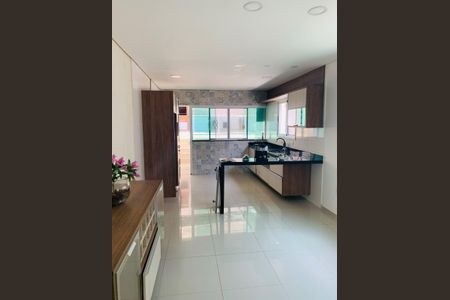 Casa para alugar com 125m², 3 quartos e 2 vagas Casa para alugar com 125m², 3 quartos e 2 vagasCozinha