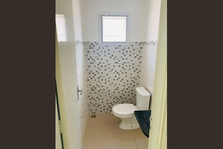 Casa para alugar com 125m², 3 quartos e 2 vagas Casa para alugar com 125m², 3 quartos e 2 vagasBanheiro