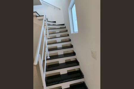 Corredor de casa para alugar com 3 quartos, 125m² em Canto do Forte, Praia Grande