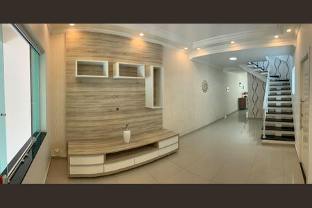 Casa para alugar com 125m², 3 quartos e 2 vagas Casa para alugar com 125m², 3 quartos e 2 vagasSala