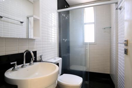 Banheiro de apartamento para alugar com 1 quarto, 47m² em Anchieta, Belo Horizonte