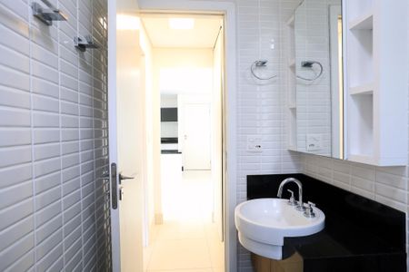 Banheiro de apartamento para alugar com 1 quarto, 47m² em Anchieta, Belo Horizonte
