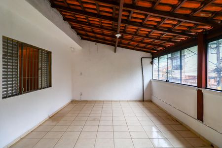 Casa à venda com 3 quartos, 250m² em Parque Arariba, São Paulo