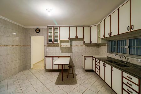 Casa à venda com 3 quartos, 250m² em Parque Arariba, São Paulo