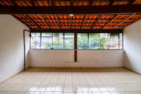 Casa à venda com 3 quartos, 250m² em Parque Arariba, São Paulo
