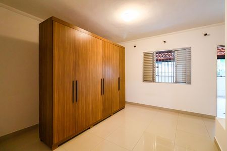 Casa à venda com 3 quartos, 250m² em Parque Arariba, São Paulo