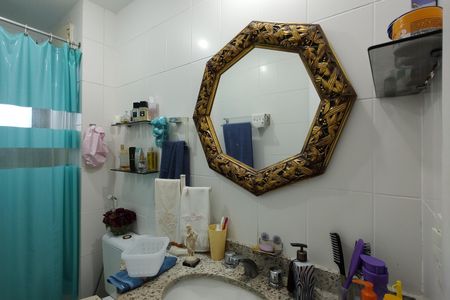 Apartamento à venda com 114m², 4 quartos e 2 vagas Apartamento à venda com 114m², 4 quartos e 2 vagasBanheiro da Suíte 1