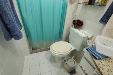 Apartamento à venda com 114m², 4 quartos e 2 vagas Apartamento à venda com 114m², 4 quartos e 2 vagasBanheiro da Suíte 1