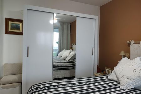 Apartamento à venda com 114m², 4 quartos e 2 vagas Apartamento à venda com 114m², 4 quartos e 2 vagasQuarto 1 - Suíte