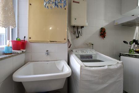 Apartamento à venda com 114m², 4 quartos e 2 vagas Apartamento à venda com 114m², 4 quartos e 2 vagasÁrea de Serviço
