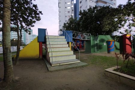 Apartamento à venda com 114m², 4 quartos e 2 vagas Apartamento à venda com 114m², 4 quartos e 2 vagasÁrea comum - Playground