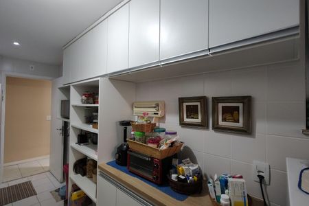 Apartamento à venda com 114m², 4 quartos e 2 vagas Apartamento à venda com 114m², 4 quartos e 2 vagasCozinha - Armários