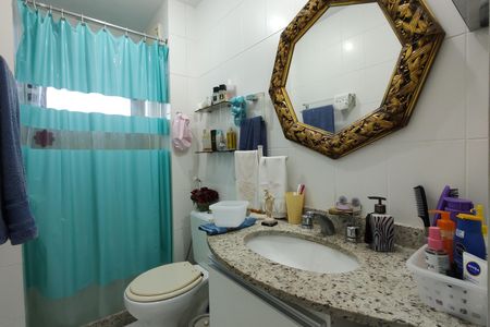 Apartamento à venda com 114m², 4 quartos e 2 vagas Apartamento à venda com 114m², 4 quartos e 2 vagasBanheiro da Suíte 1