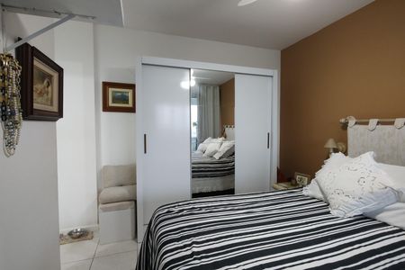 Apartamento à venda com 114m², 4 quartos e 2 vagas Apartamento à venda com 114m², 4 quartos e 2 vagasQuarto 1 - Suíte