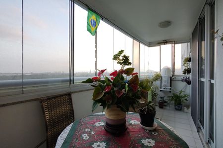Apartamento à venda com 114m², 4 quartos e 2 vagas Apartamento à venda com 114m², 4 quartos e 2 vagasVaranda da Sala