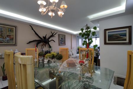 Apartamento à venda com 114m², 4 quartos e 2 vagas Apartamento à venda com 114m², 4 quartos e 2 vagasSala